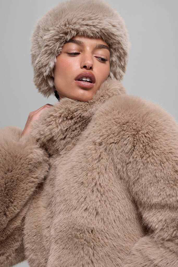 Opulent Faux Fur Wintersun Headband - Oat | ALO