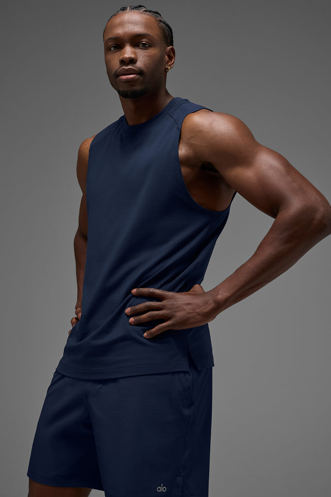 トップス Muscle. 80235945_17.jpg?sw=2000&sh=