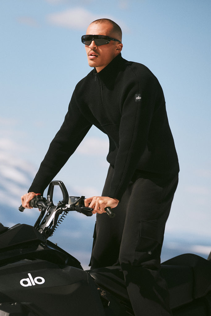 アウターリミッツ　15p Domain Shift Rib Knit 1/4 Zip Sweater - Black | ALO