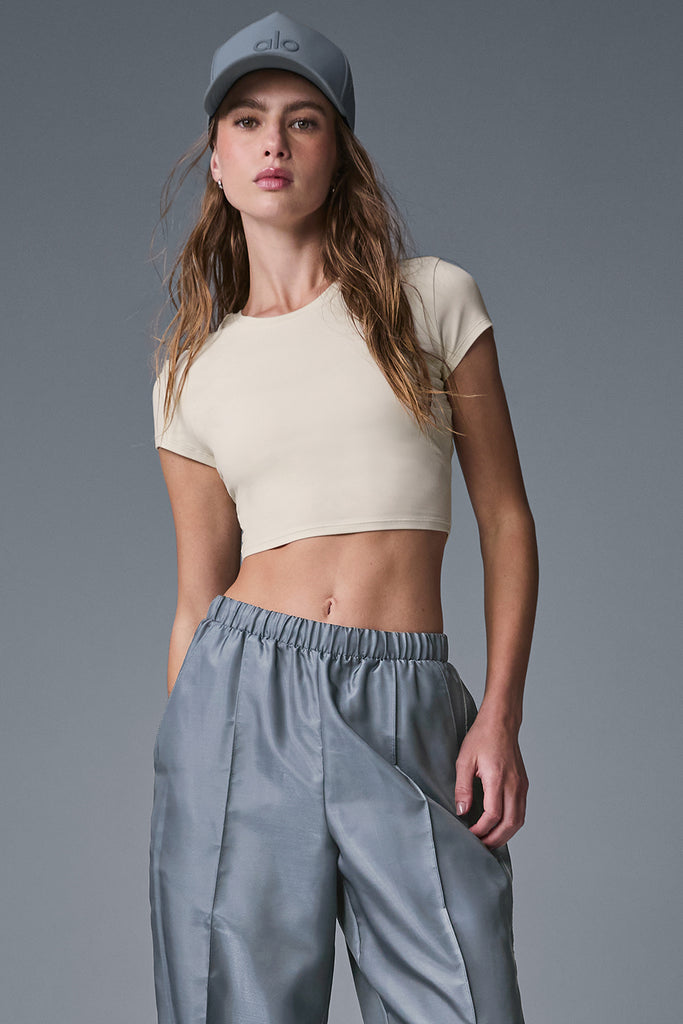 Alosoft Crop Finesse Short Sleeve - Oat Milk | ALO