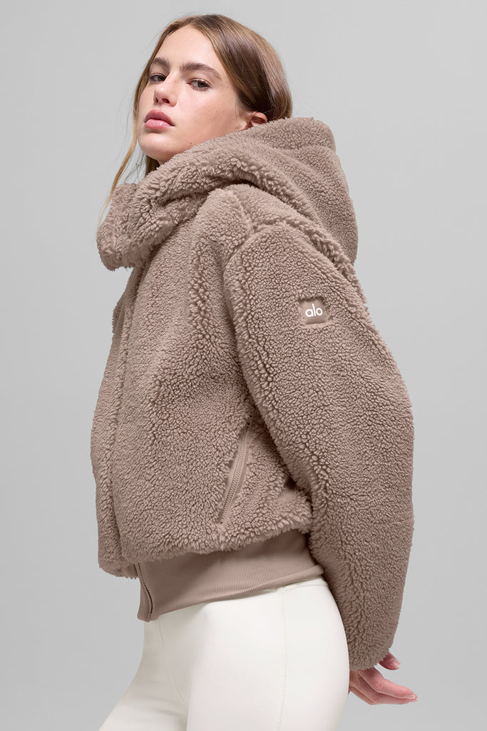 Foxy Sherpa Jacket - Chai Latte | ALO