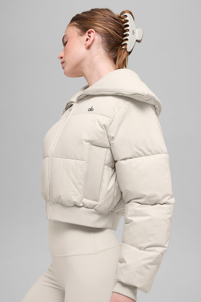 alo Captivative Puffer (新品未使用) Captivate Puffer - Black | ALO