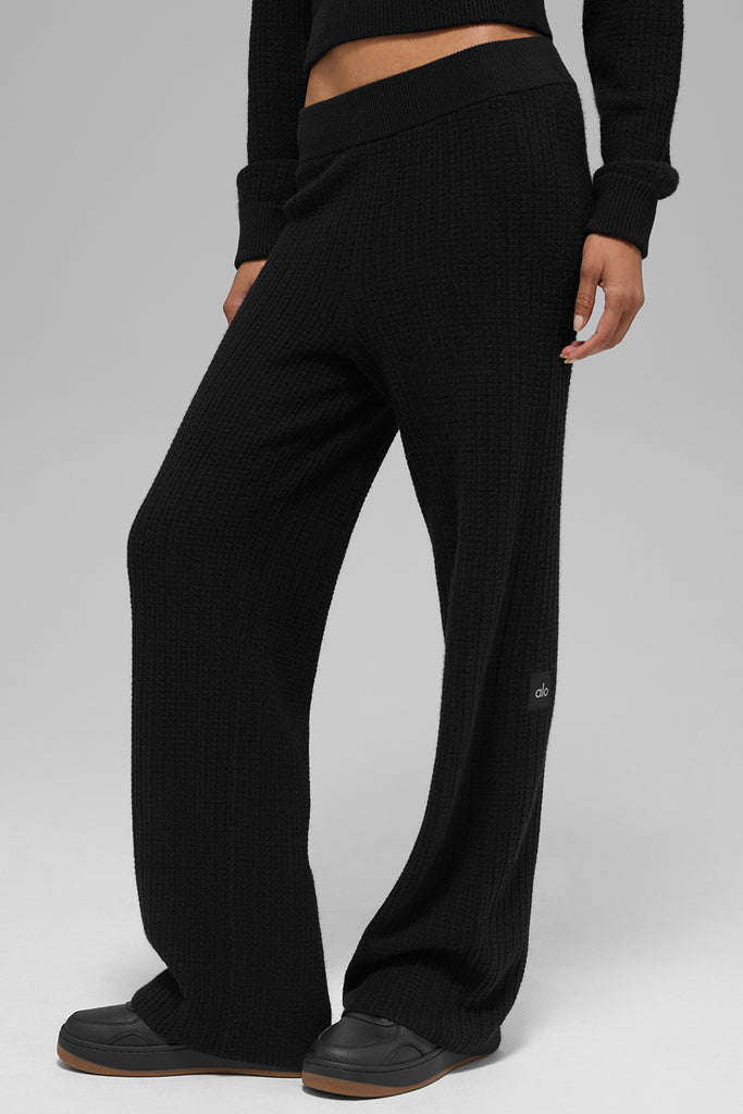 Cashmere High-Waist Plush Waffle Pant - Black | ALO