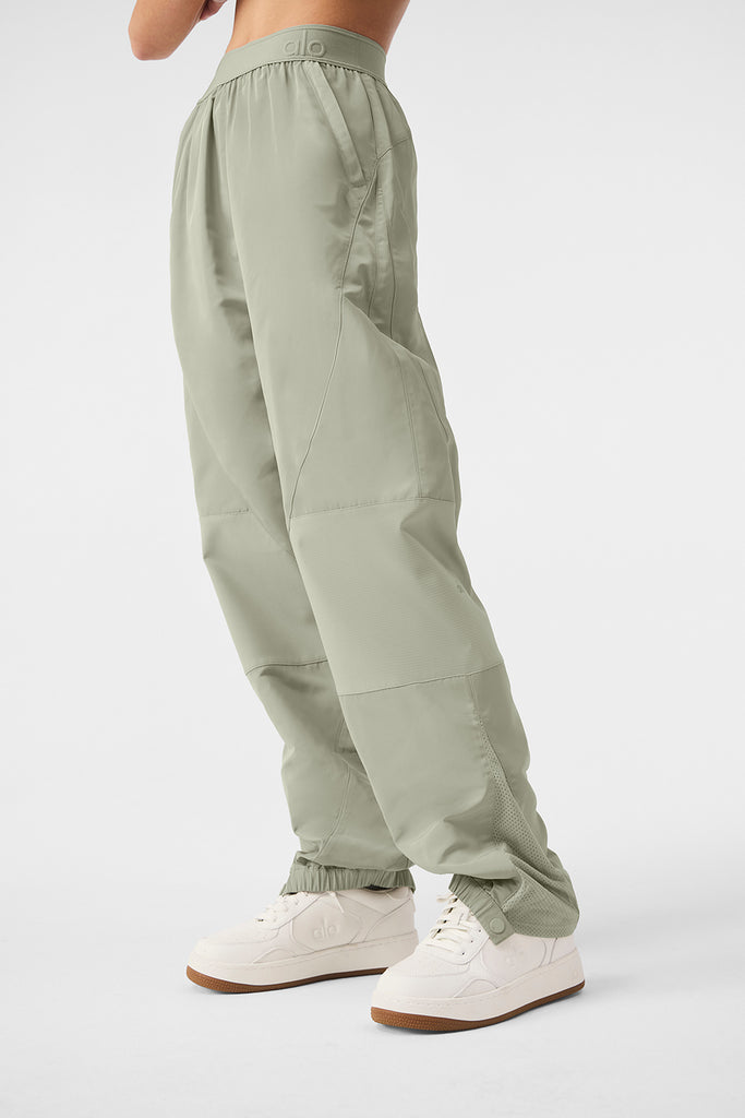 Mixed Media Reinvention Jogger - Limestone | ALO