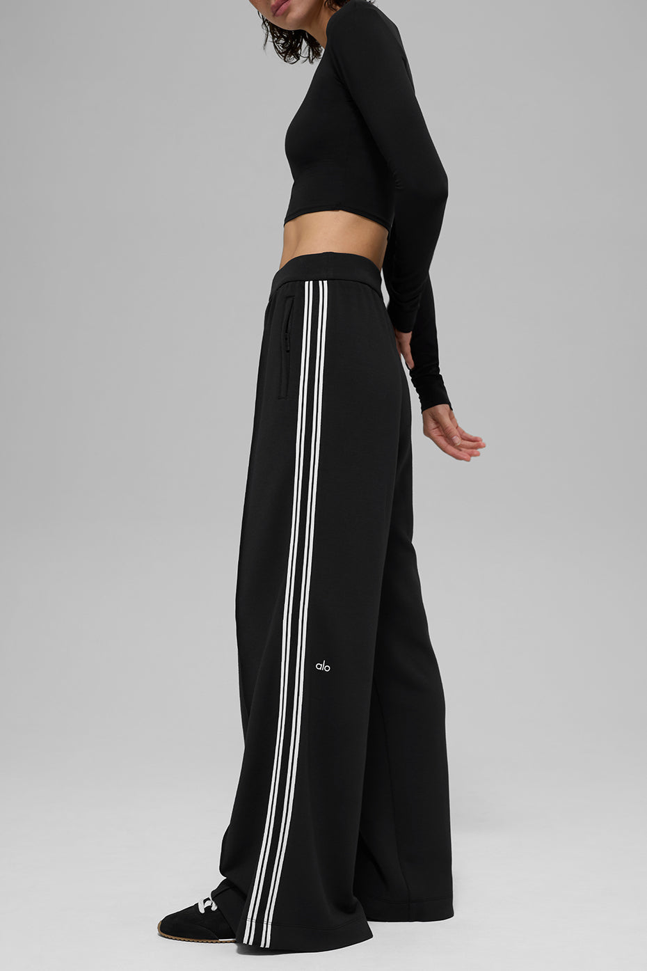 Track Star Wide Leg Pant (Regular) - Black | ALO