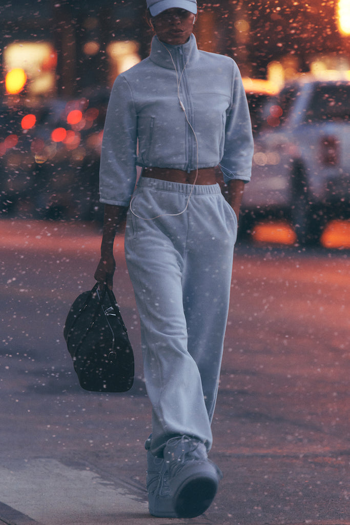 alo リラックスフィット フリース トレーナーXXSタグ付き W54279R_06646_b2_s1_a3_m18_102