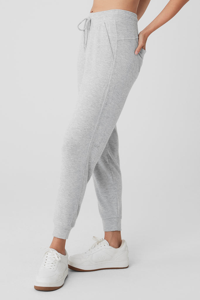 ALO Yoga Women's Soho Jogger Sweatpant in Anthracite (Charcoal