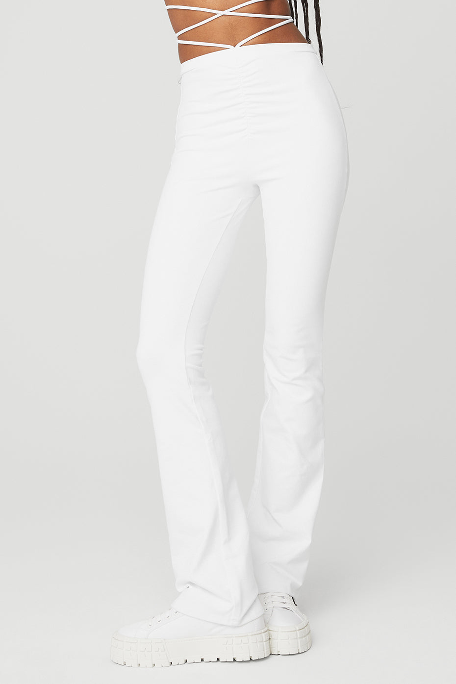 Alo Yoga Women's High-Waist Airbrush Legging  White leggings outfit, White  workout leggings, Fashion jackson
