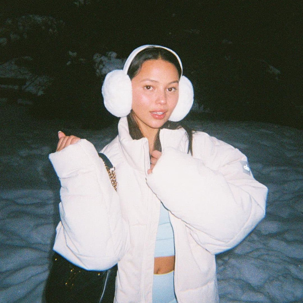 What To Wear Après Ski Alo Yoga