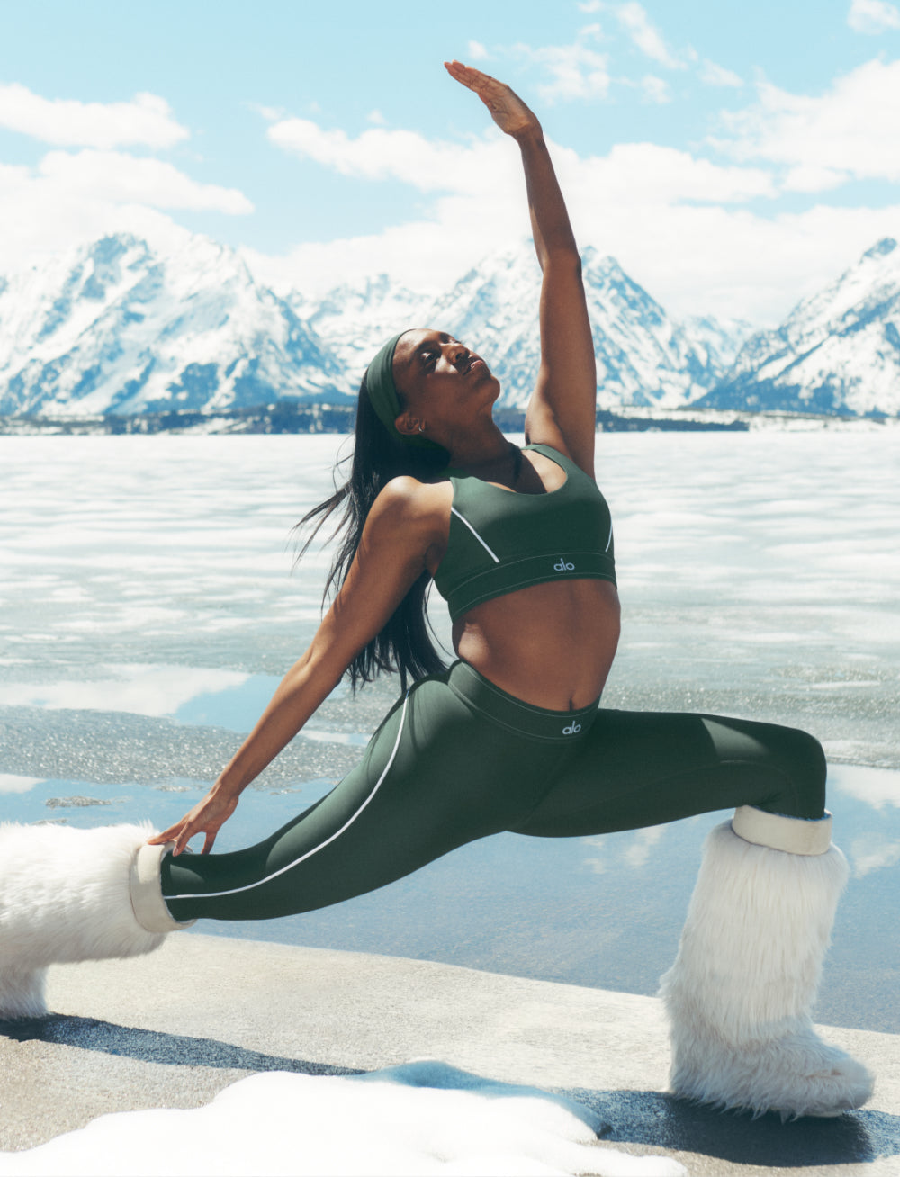 alo ヨガウェア セットアップ Storycard-5_16c8977c-8e34-40ab