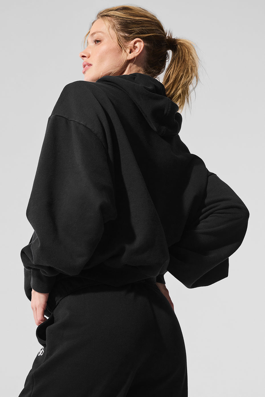 Alo Yoga アロヨガ Accolade フーディー ブラック S相当 Accolade Hoodie - Black | ALO