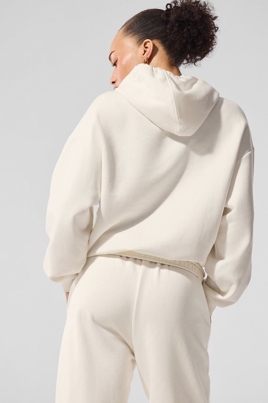 alo Accolade フーディ M ivory Accolade Hoodie - Ivory | ALO