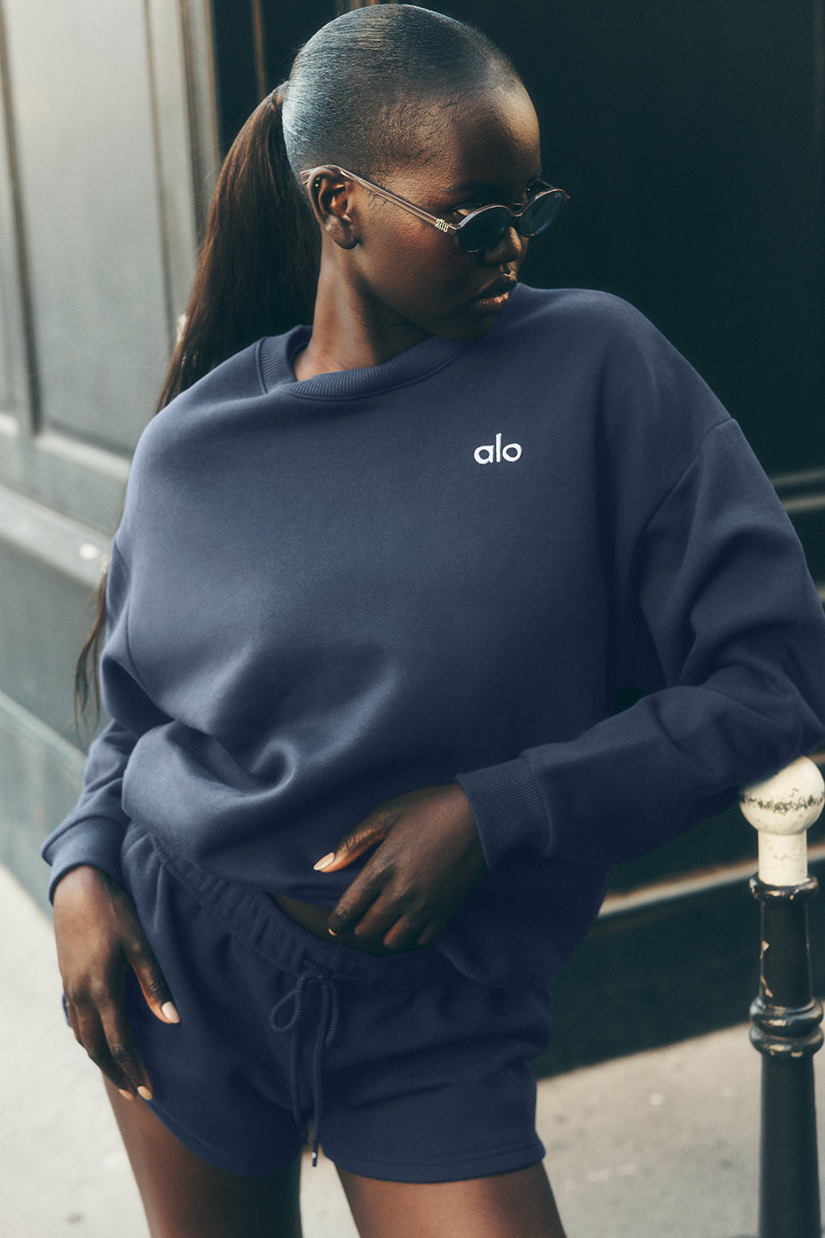 Accolade Crew Neck Pullover - Navy | ALO
