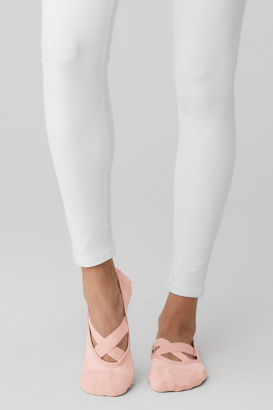 Women´s Pivot Barre Sock Pale Mauve Alo Yoga Women