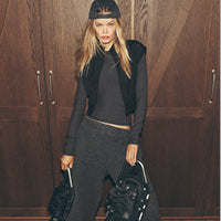 新品未使用未開封⭐︎alo yoga 男性に人気！ Alo Yoga（アロヨガ）の「ALO SEAMLESS CABLE KNIT HIGH