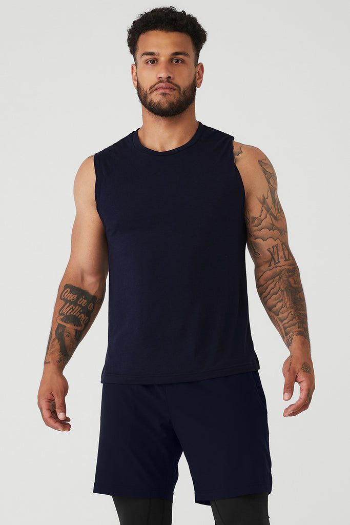 The Triumph Muscle Tank - Navy | Alo Yoga