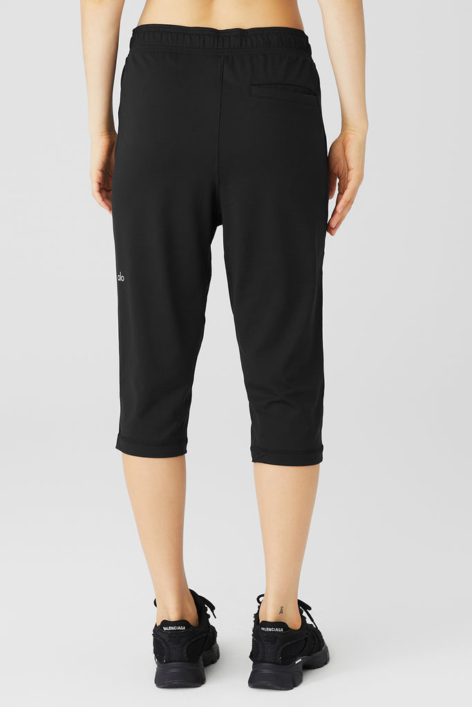 Balance Capri Pant Black Alo Yoga